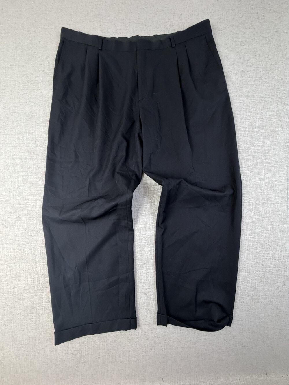 Haggar Cool 18 Pro Men’s 44x30 Black Pleated Cuffed Dress Pants